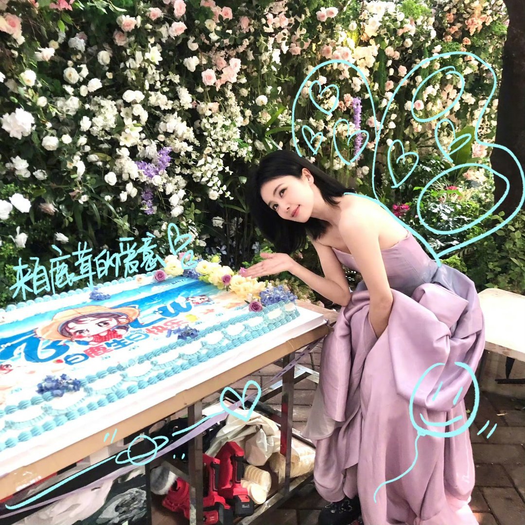 白鹿bl白鹿bl白鹿奔跑吧你是天光乍破间，那第一缕曙光，轻柔的落在我脸