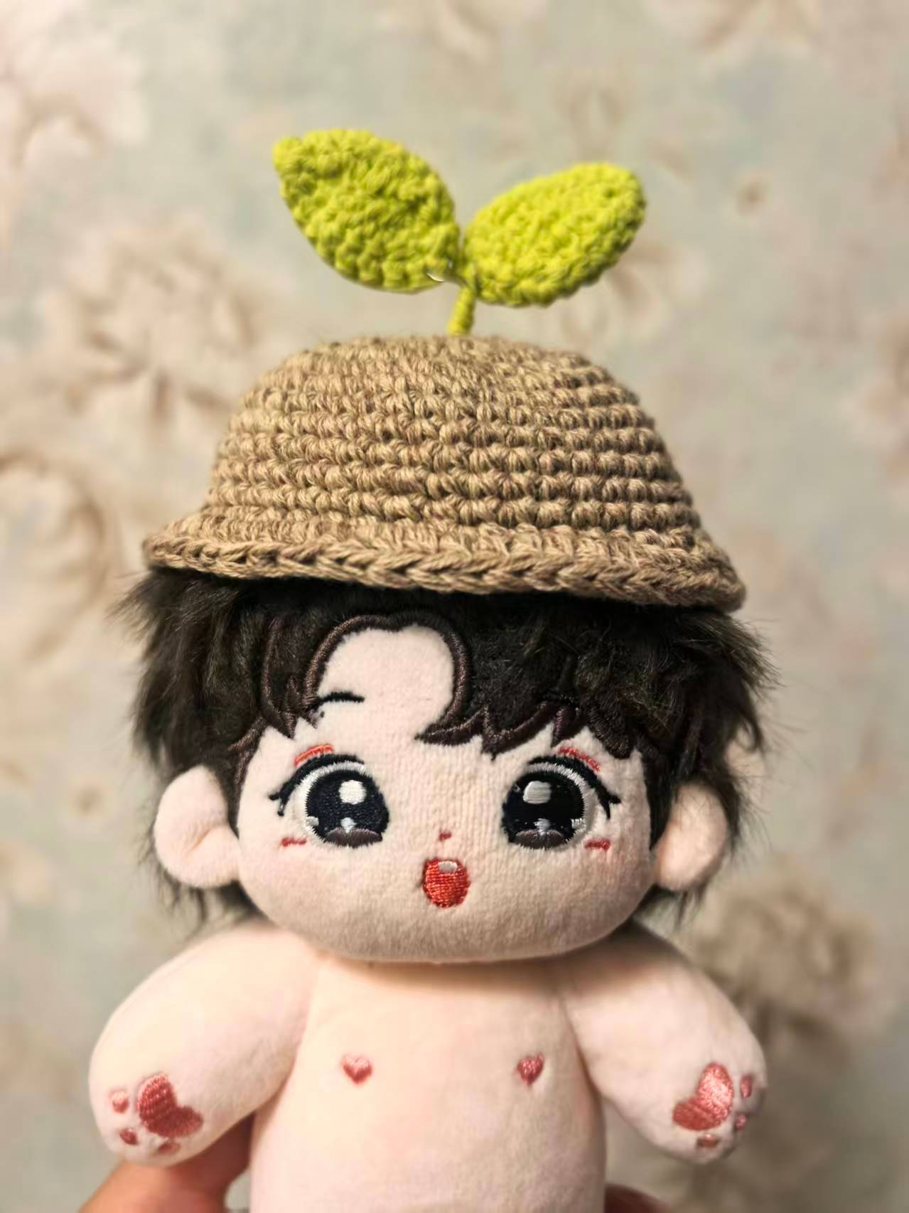 请把手机亮度调到最低，把梦调到最甜。晚安。