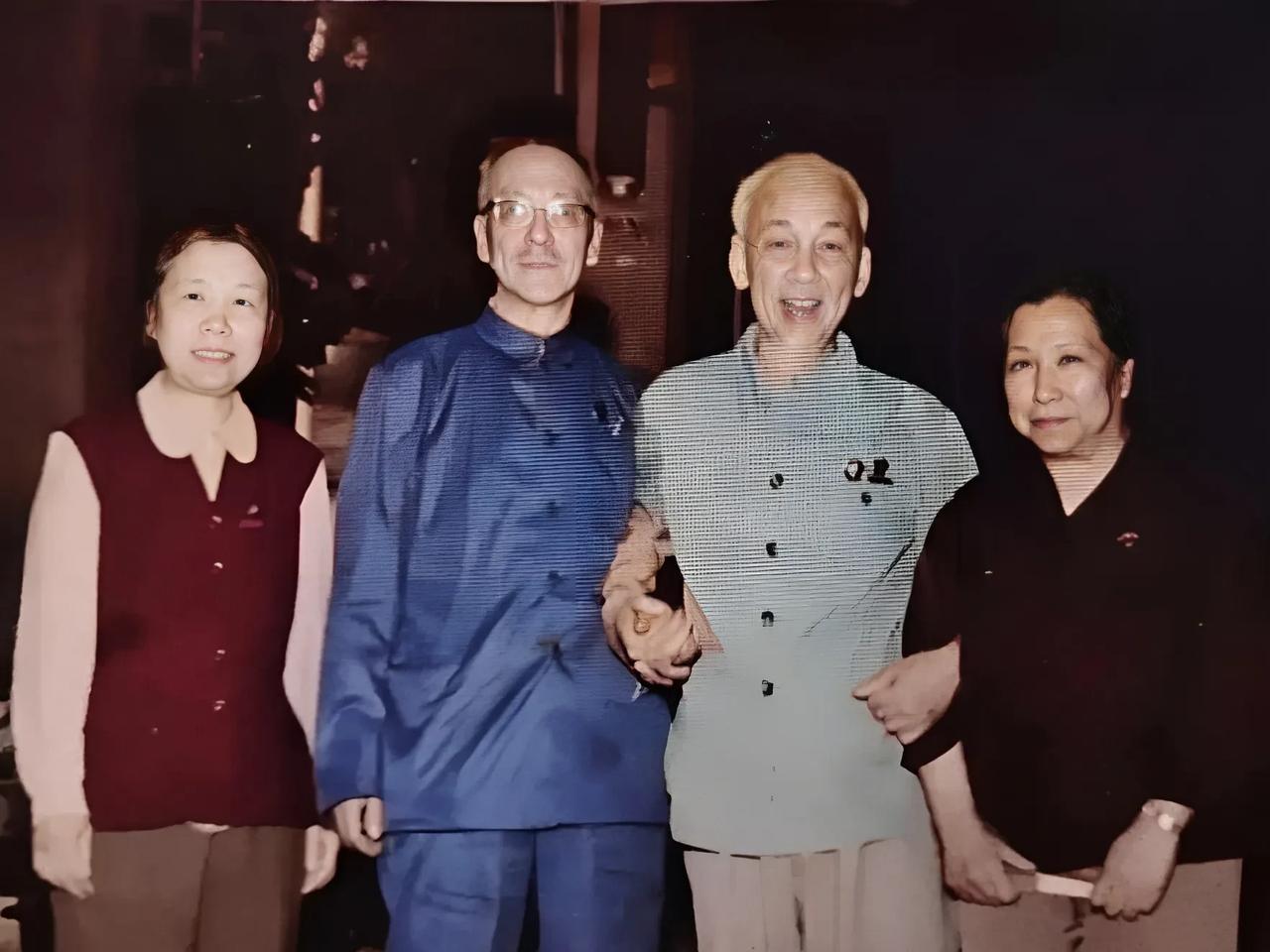 #记录我的2025#这是上世纪六十年代，越南国家主席胡志明来华访问时与中方接待