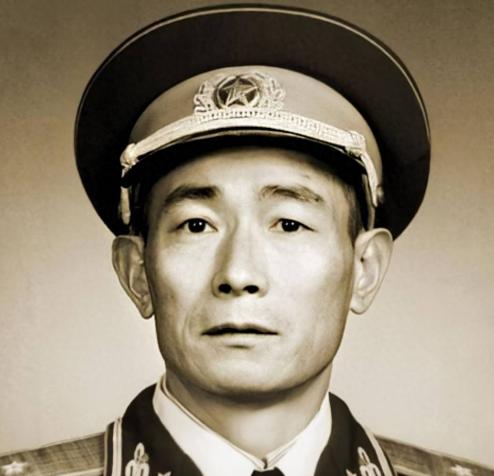 1937年秋天，386旅旅长陈赓把1营营长查玉升叫到自己的窑洞里。陈赓开门见山：