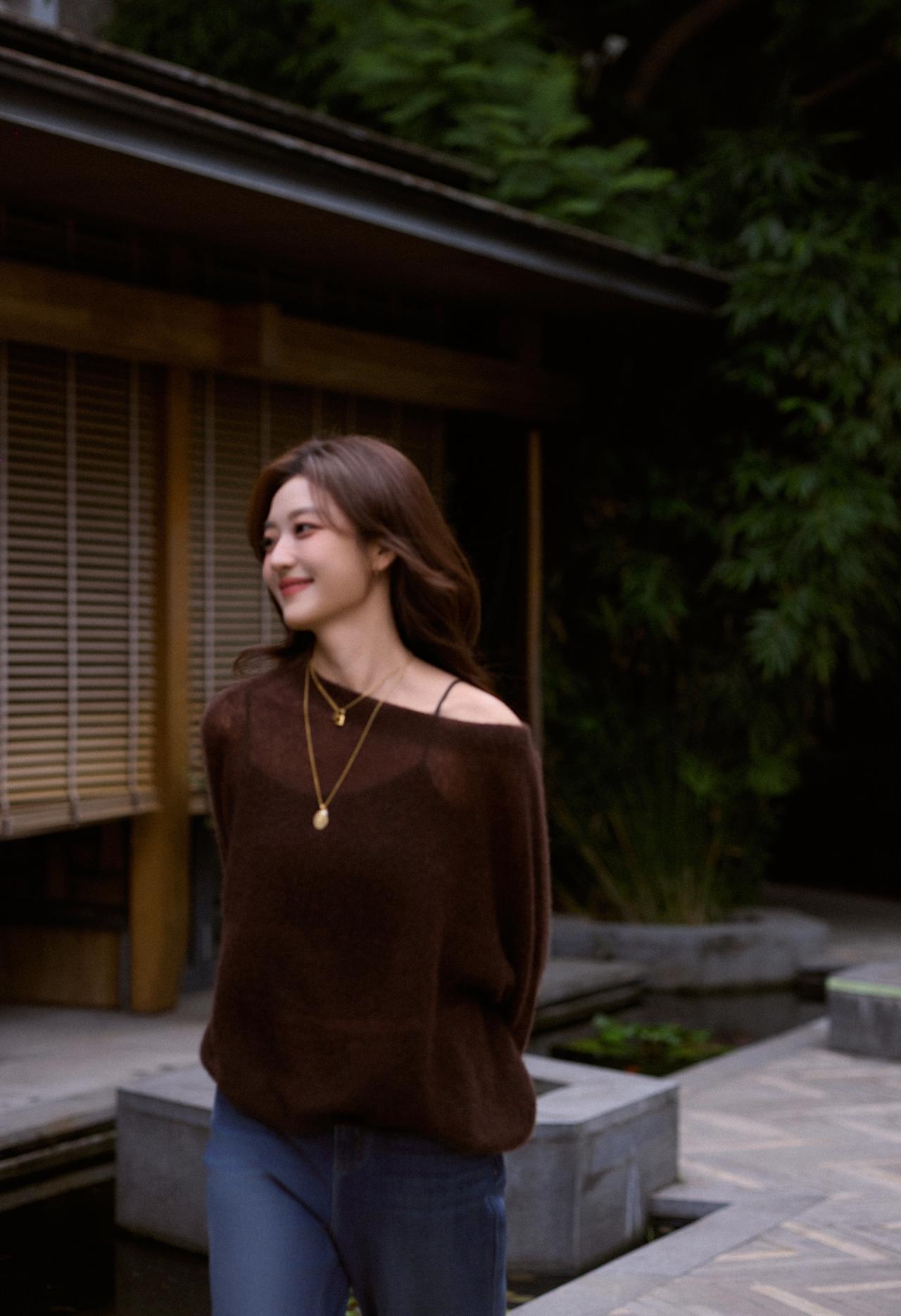 装载温柔与力量。秋日绒光中，遇见今日份都市lady@孙千🤎​​​