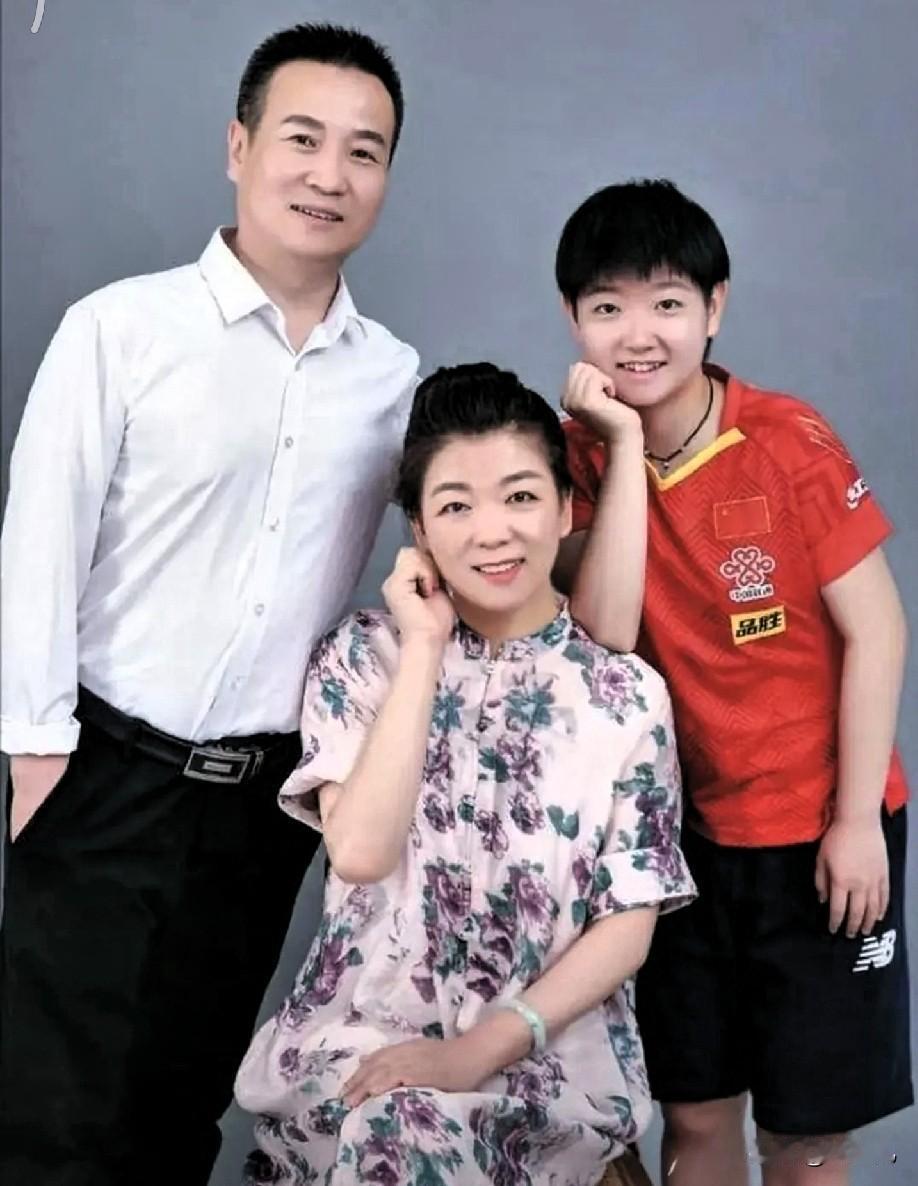 咱们的宝贝莎莎终于回到北京了！这次回家父母也有可能陪伴在莎莎的身边了！不管是