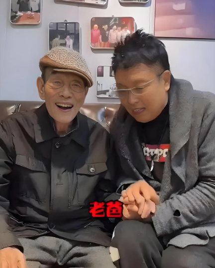 流量不该这么蹭！王为念发文悼念干爹杨少华，说自己在国外不能回来为老人家送行，还发