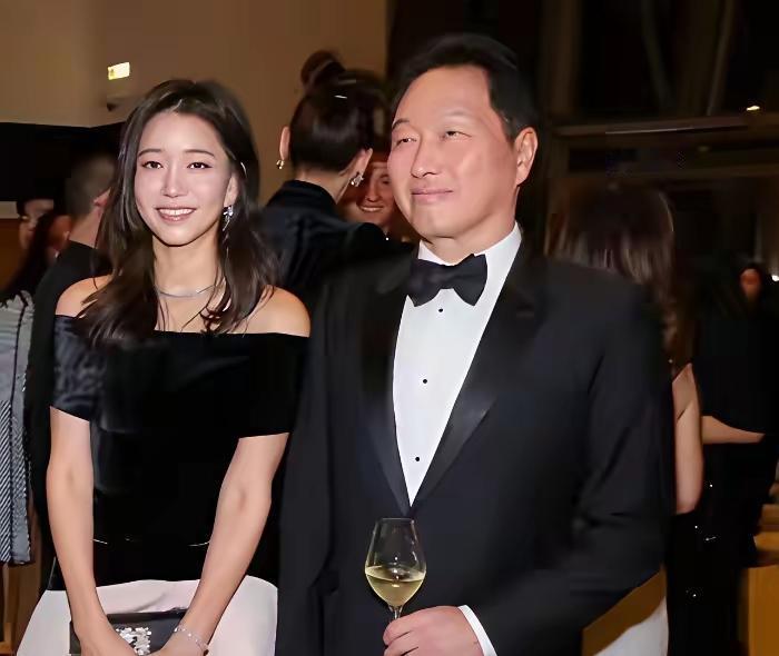 这个女人，为何能让财阀“舍”了前总统之女呢？“地表最强小三”的名号，当然不是白