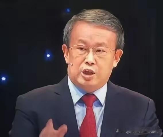 上午呼吁“立法管住境外资金”下午直播就怂了，北大王院长戴着推眼镜，一副斯文败类