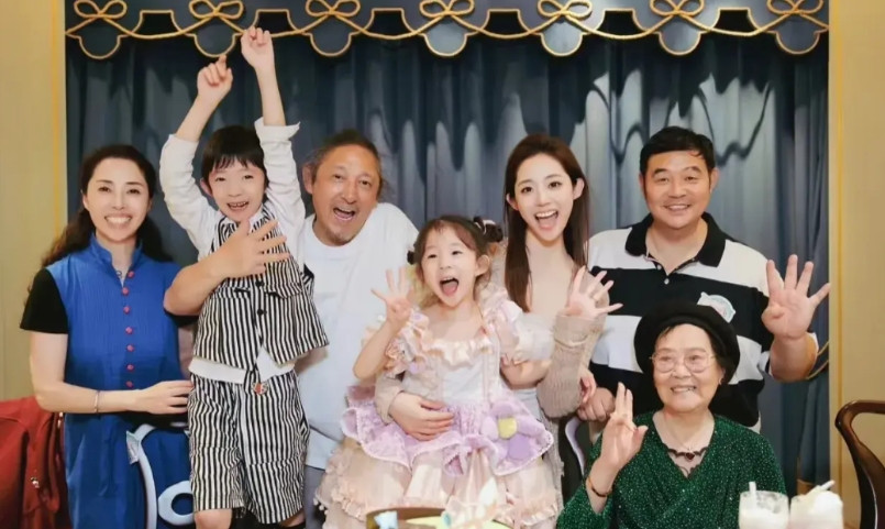 三宝在离婚时把自己的房子全给前妻和孩子，然后他现在跟小25岁的老婆千惠说自己不需