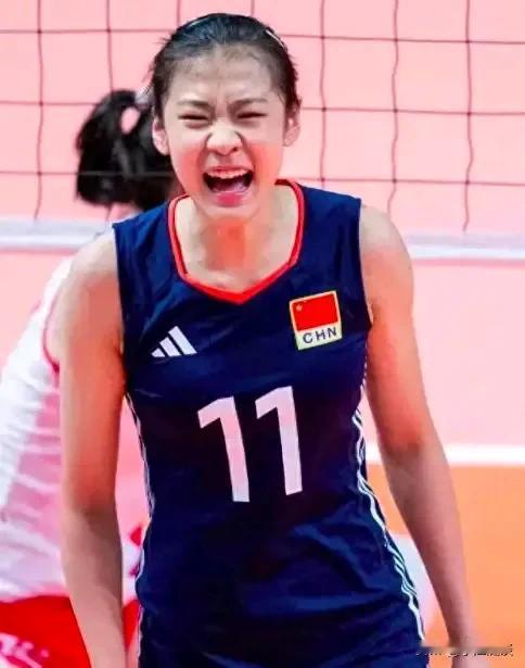 中国女排3：0大胜法国队，吴梦洁庄宇珊王媛媛状态稳定，王梦洁后排保障出神入化，第