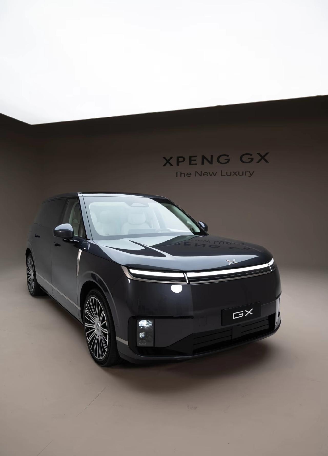 今晚小鹏GX发布，很多人以为最慌的是理想汽车。其实不是。最慌的，从来不是台上