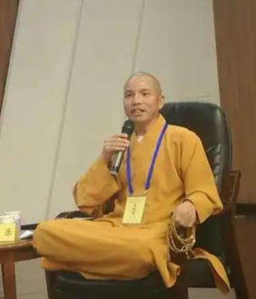 果然是新官上任三把火！！！少林寺突然免费开放，武僧表演全取消了，连直播