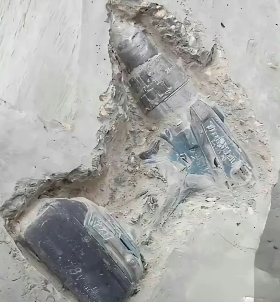 千年以后，这也算出土文物了吧？​
