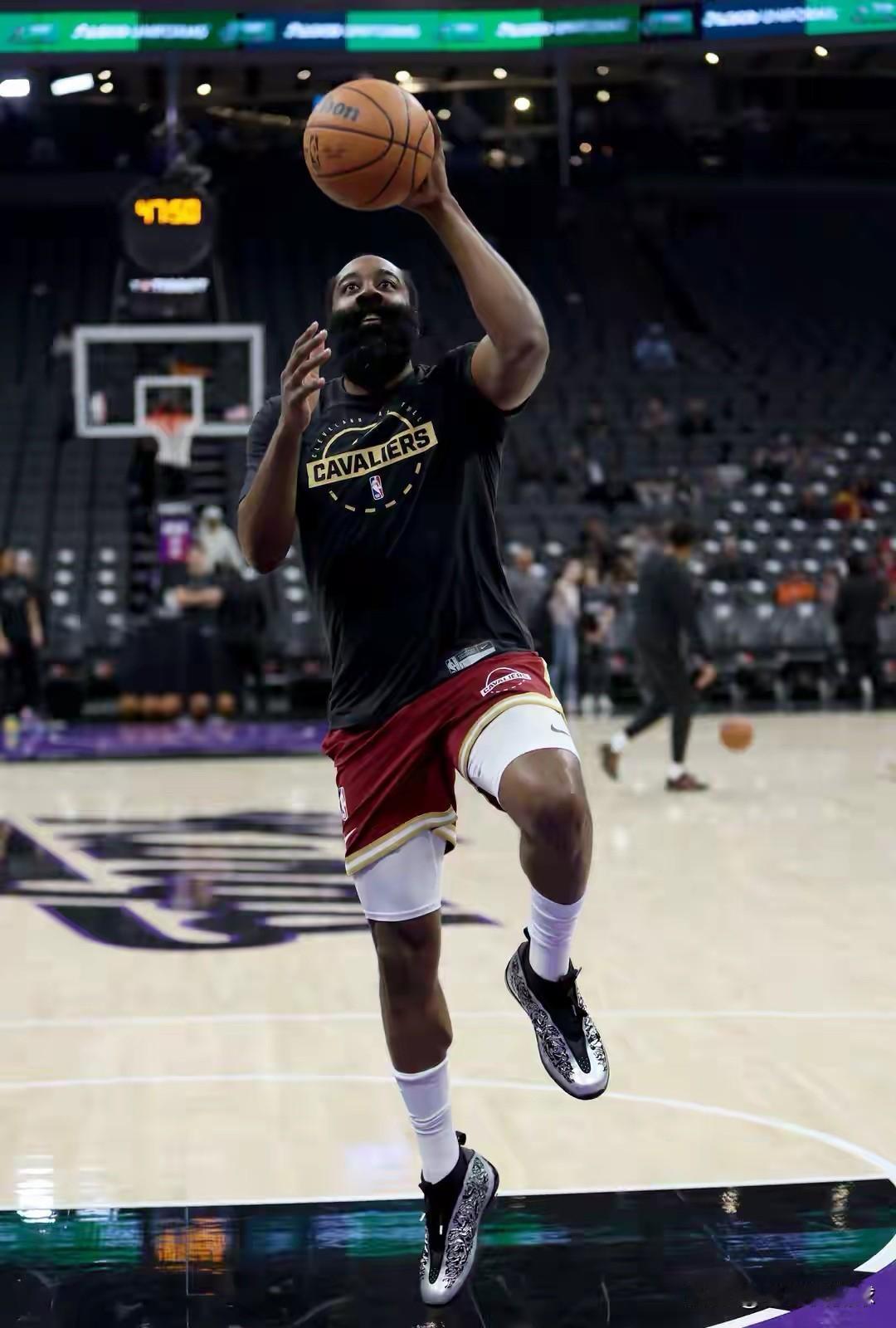 骑士小将泰森真是太会说话了！今天泰森在接受媒体采访时聊到了老大哥哈登的防守，泰森