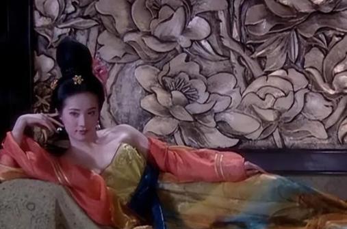 玄武门的血未干，宫墙内外依旧弥漫杀伐之气。李世民亲手诛杀李建成、李元吉，权力大局