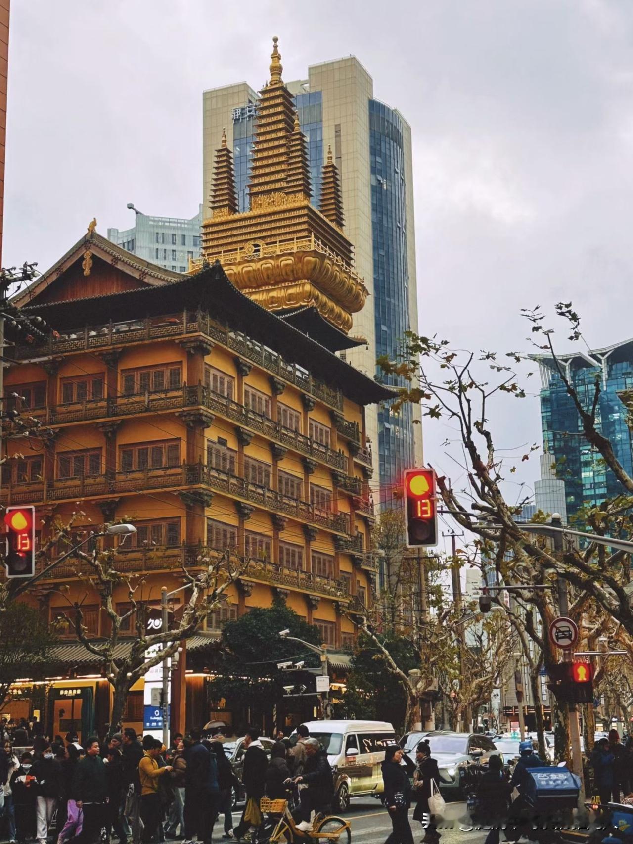 真心劝各位，手里的退休金，千万不要一股脑全贴给子女！身边不少朋友，退休本想攒