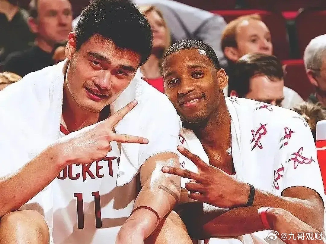 NBA历史上在中国知名度最高的10位球员如下:1.姚明断层第一，妇孺皆知。200