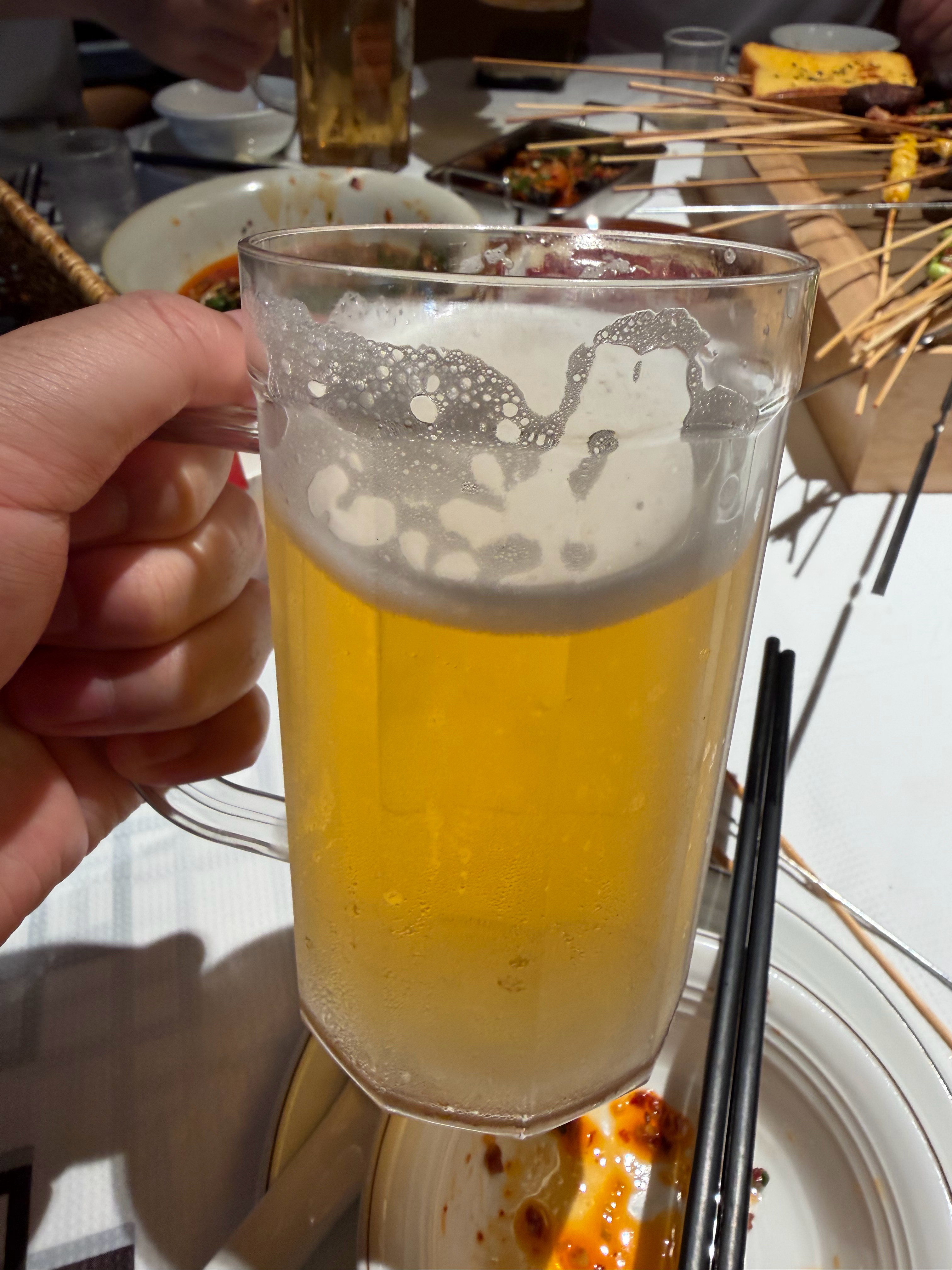 天气太热了，吃点小烧烤，喝点小啤酒，看到这个烤玉米就来气