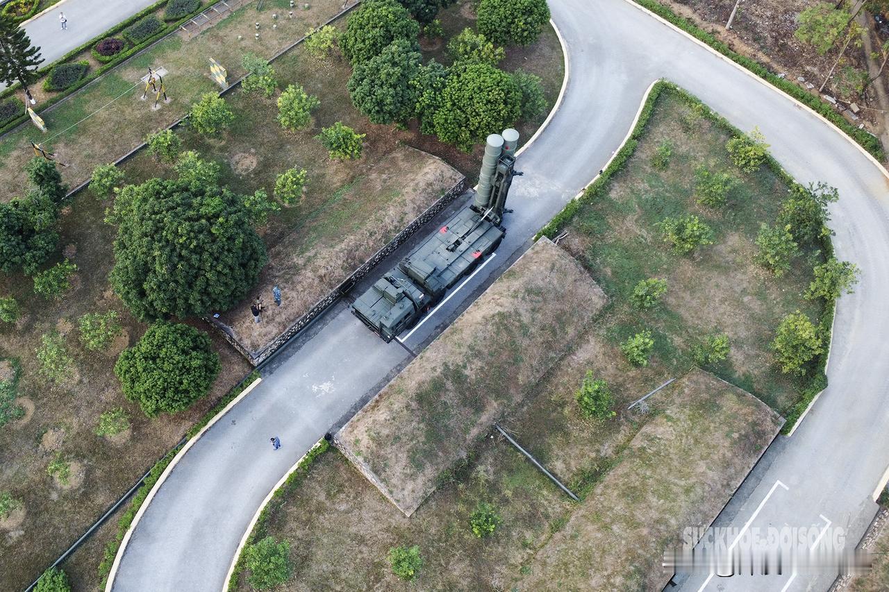 守卫越南首都河内的萨姆10防空导弹S-300防空导弹系统由661师（361师，