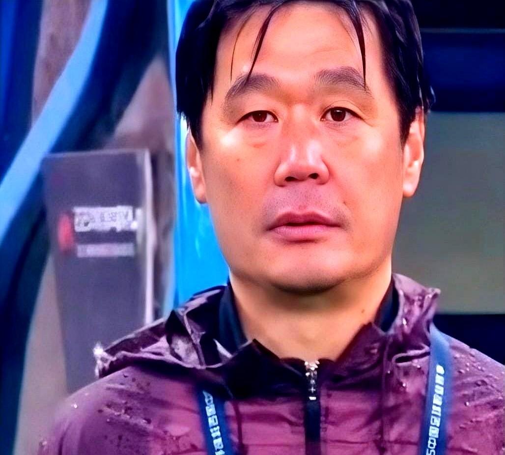 李霄鹏都撂挑子了，青岛海牛这烂摊子谁敢接？真不能全怪李霄鹏，人家是青岛人，有