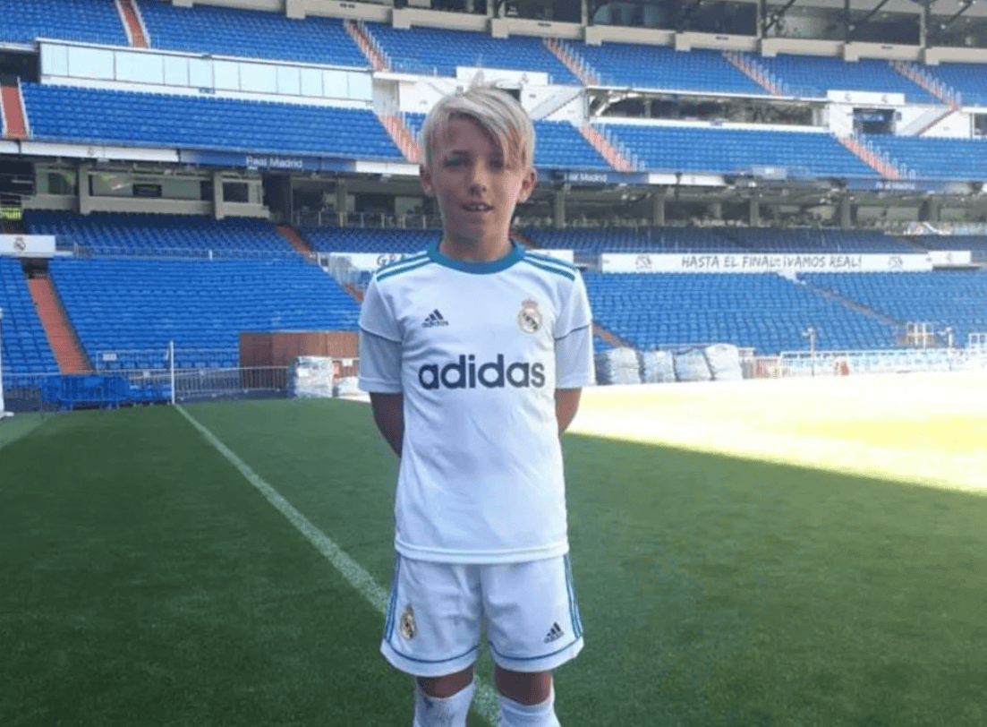 卡尔10岁时通过皇马试训, 但因没资深经济公司最终加盟拜仁