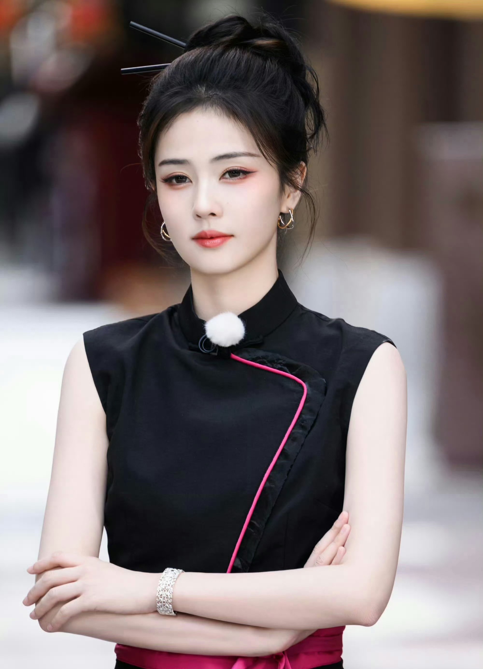 白鹿的妆容网感好重啊