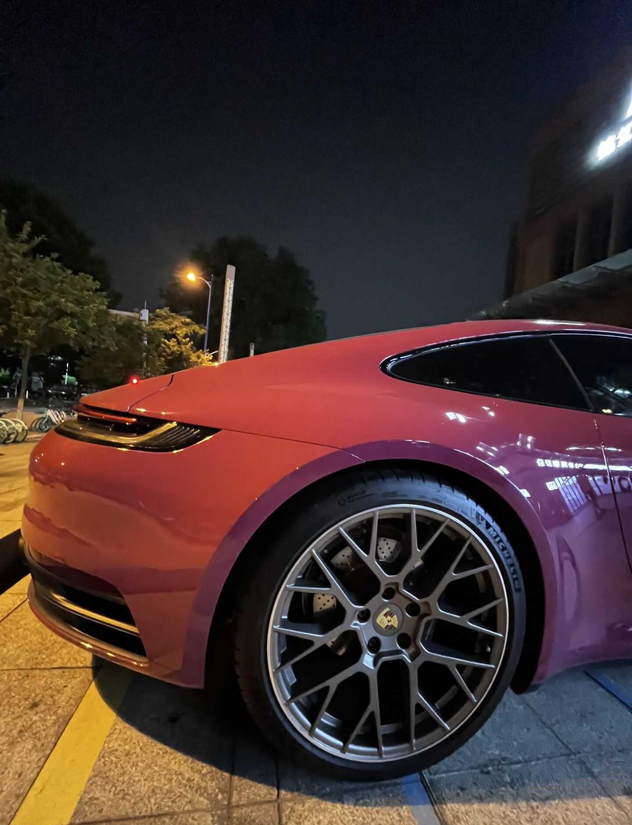 年度绝美的911，这个颜色太尊了吧汽车改色贴膜汽车改色换皮肤保时捷跑车