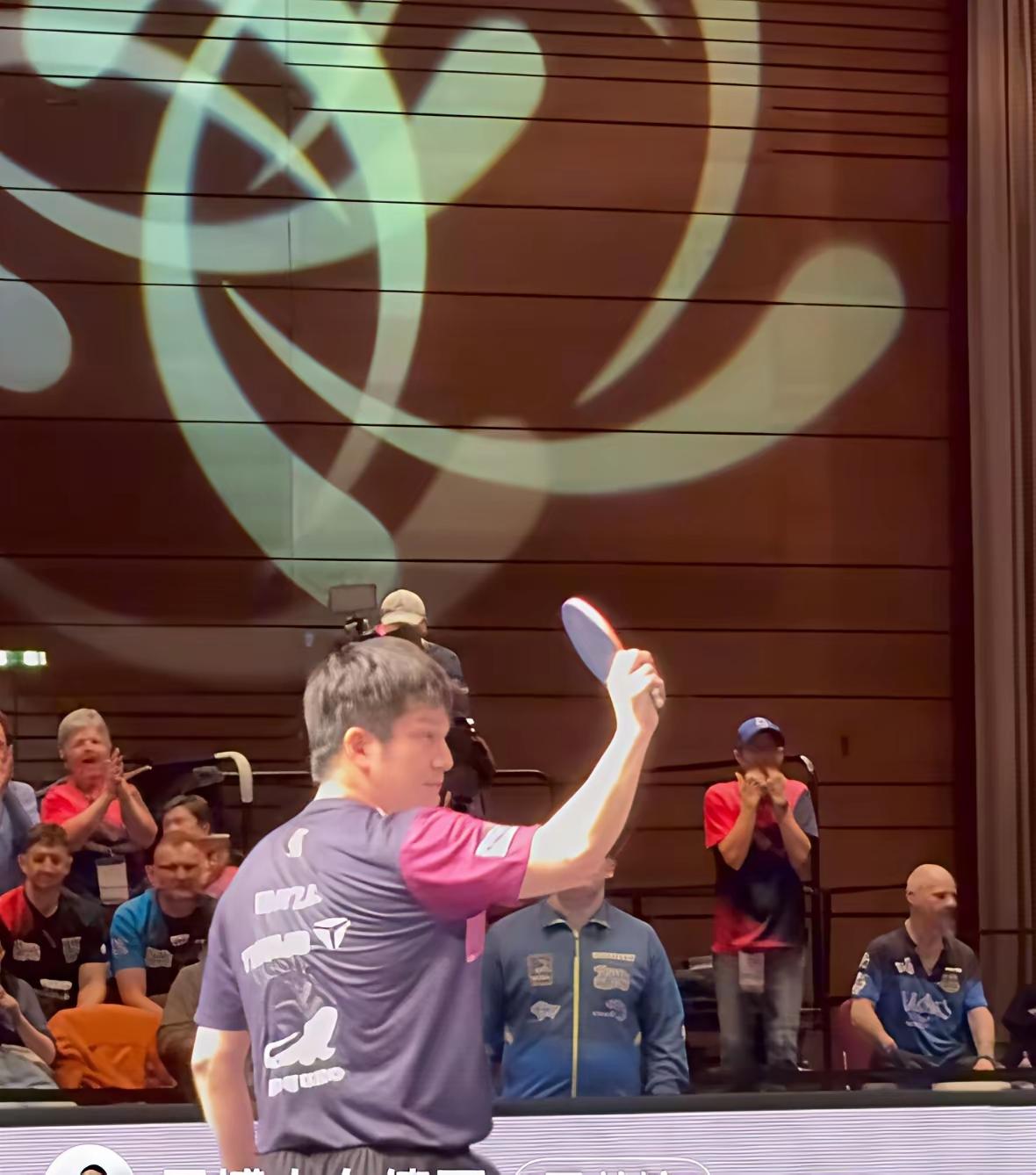 小胖3:0横扫对手，完美完成欧冠首秀！小胖获胜后，酷爱足球的他学习了C罗拿下比