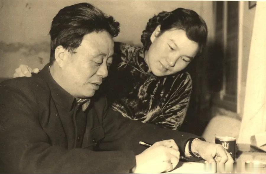 摄影人窗外的景色。（图片来自网络分享）记住该记住的，忘记该忘记的，改变能改变