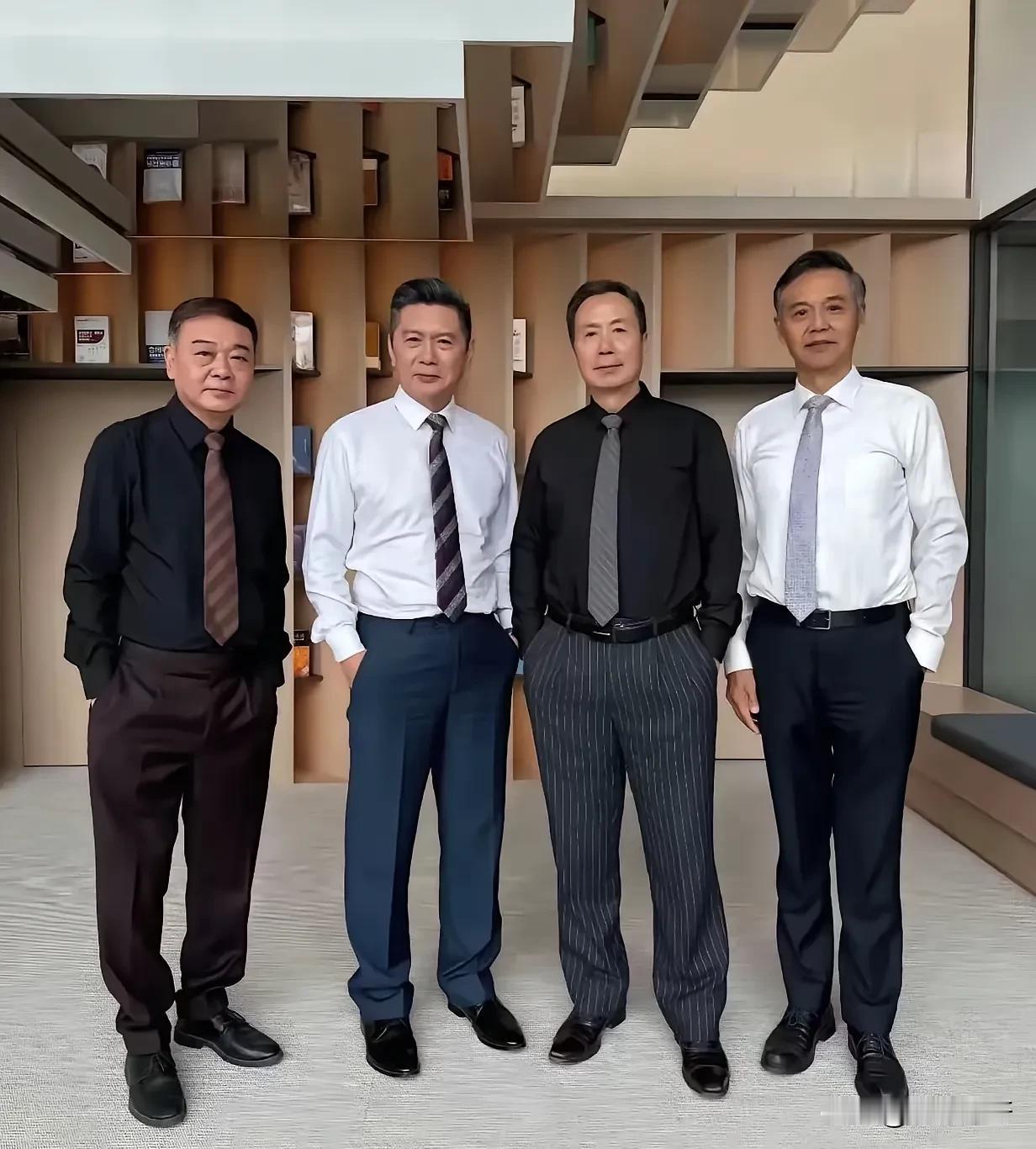 不懂就问，一般像这样打扮的，都是做什么工作的？