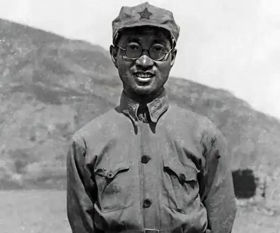 聂荣臻任华北军区司令，薄一波任政委。陈赓任太岳军区司令，薄一波任政委。堂堂大军区