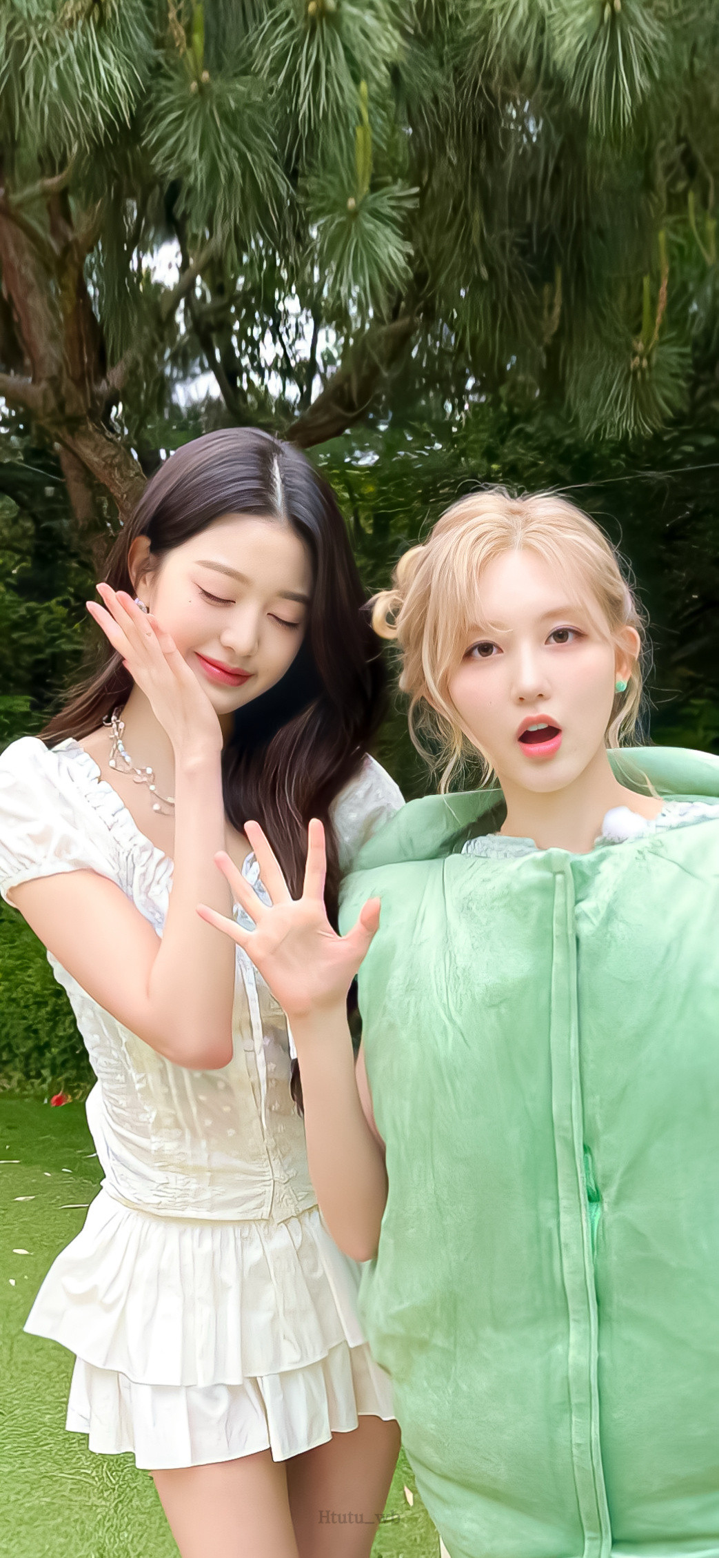 Kpop女宝双人合照壁纸来啦～🧸🐰🍋🍓🎀