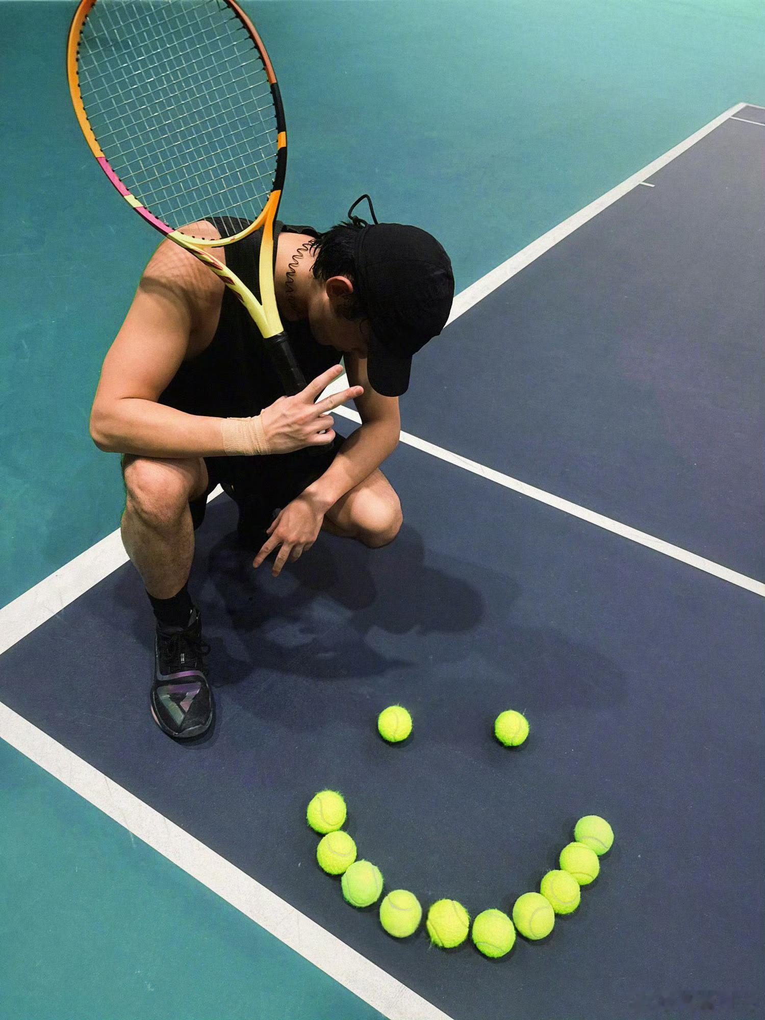 打网球的吴磊🎾​​​