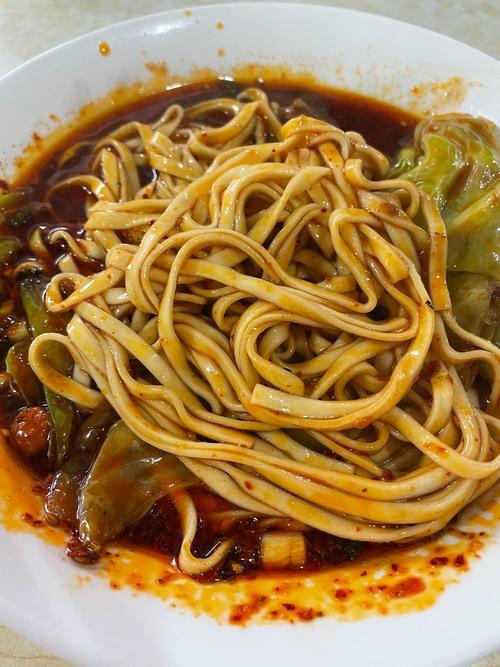 面条和米粉，什么时候最好吃？不是饭店里烧的，也不是自己家里烧的，而是去别人家吃的