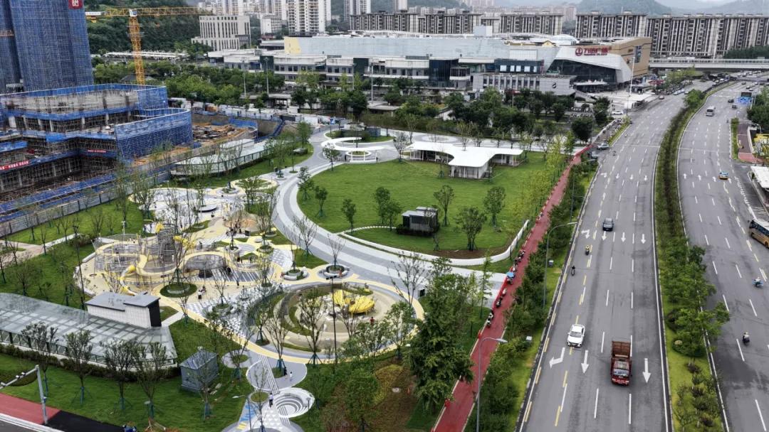 夷陵区欧阳修公园二期建成开放，公园在发展大道夷陵万达旁，不是西陵区西陵一路旁边的