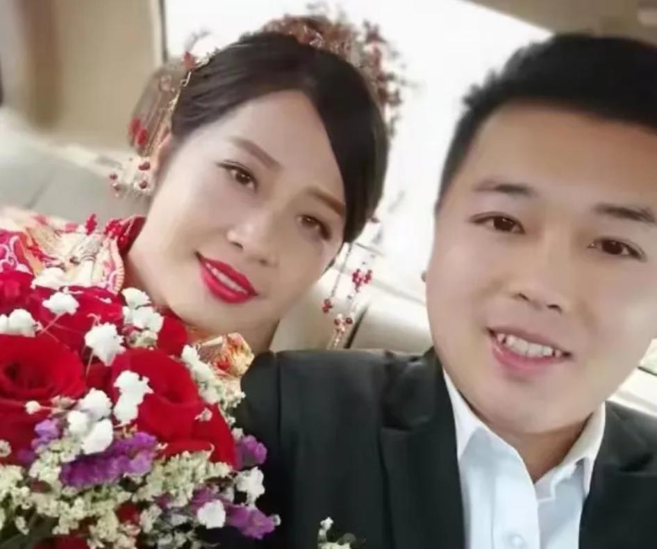 广西有个小伙，干了一件让全村人戳脊梁骨的“傻事”——非要娶一个确诊绝症的姑娘。苦