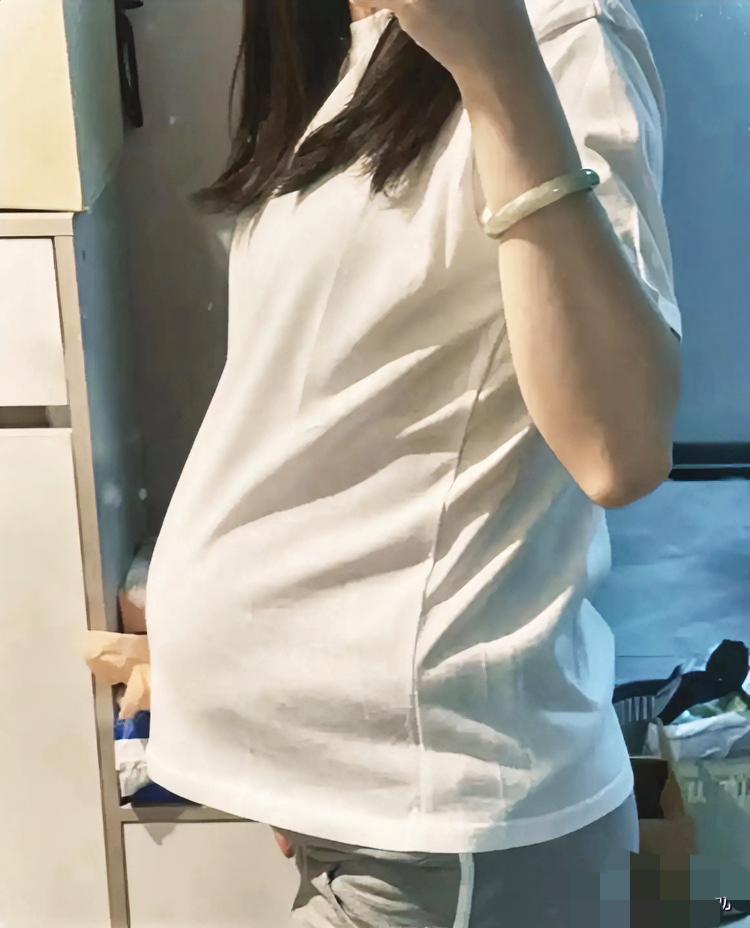 已经怀孕九个月，随时都可能临产，婆婆却打来电话，打算让老公花三天时间，长途送表妹
