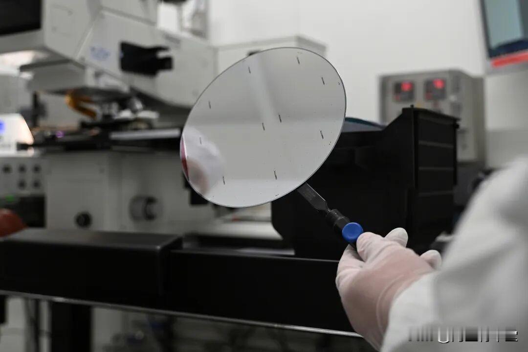 安世中国：我们要的晶圆上海就有由于荷兰安世和荷兰方面故意拖延，近日消息，安世