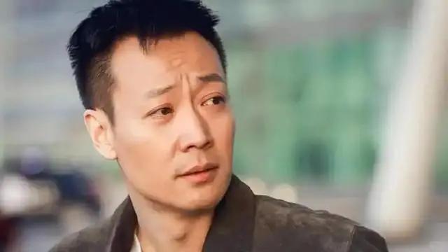 从朱媛媛离世，可以看出丈夫辛柏青作为一个男人的担当。痛失爱妻，他没有选择麻烦