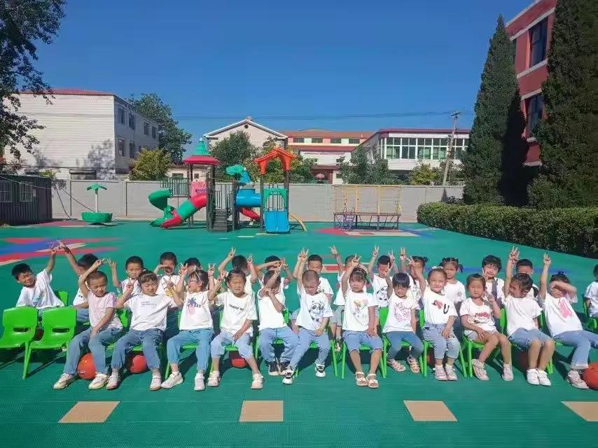 看到友友写的接幼儿园孩子放学时,家长的问话大有学问,的确如此。认知发展理论表明,