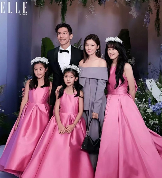 修杰楷有一次在家里喊孩子的大名“修允菲，快过来吃水果！”结果，他女儿就直接大哭，