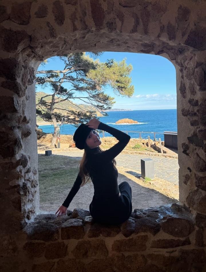 吴佳尼自曝离婚原因吴佳尼：离婚不是因为出轨、家暴、钱，是因为“不同频”。十年全职