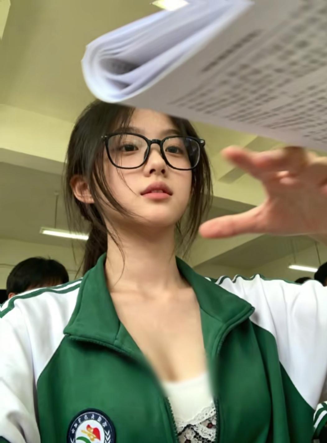 课间小确幸，随手翻阅的快乐时光📚😊