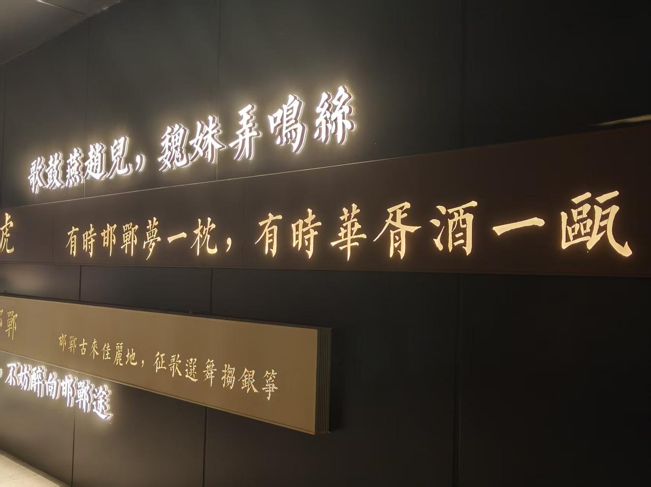 同事的父母在老家养了200+只鸡。今天，他听说某菜市场有一堆生芽的土豆要丢弃，就
