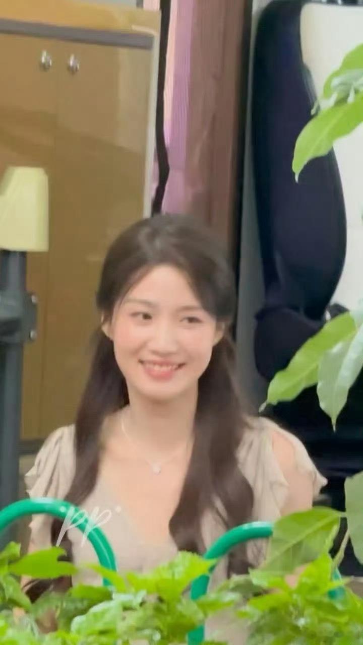 卢昱晓妈妈降临哇哇哇！好温柔啊！简直是妈妈降临🤩🤩🤩​​​