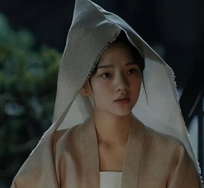 古代，一女子订下婚约没几天，准新郎就一命呜呼了，她披麻戴孝时，腹中隐隐作痛，郎中