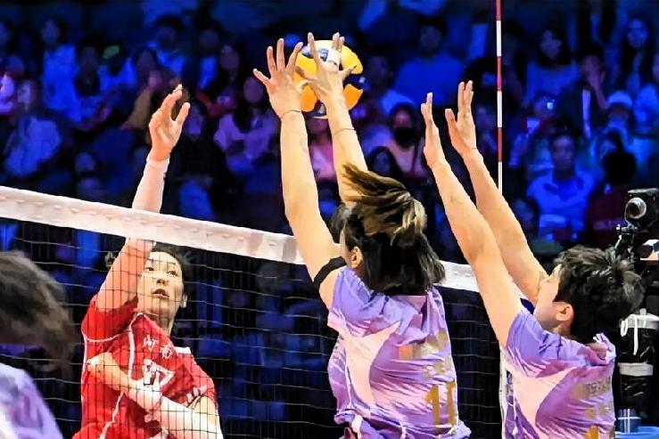 1. 冲击四强的把握较大：目前河南女排稳居A组前列，1/4决赛大概率对阵B组第四