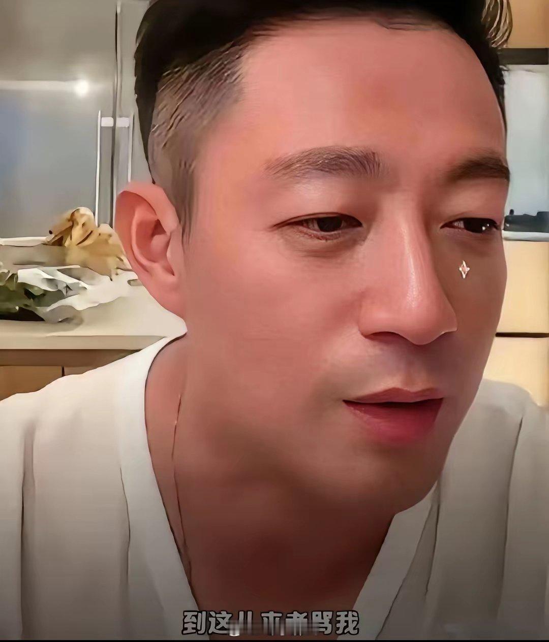 看来汪小菲是改不了的。汪小菲在直播间有粉丝发弹幕，说他不尊重张兰，他居然说原来是