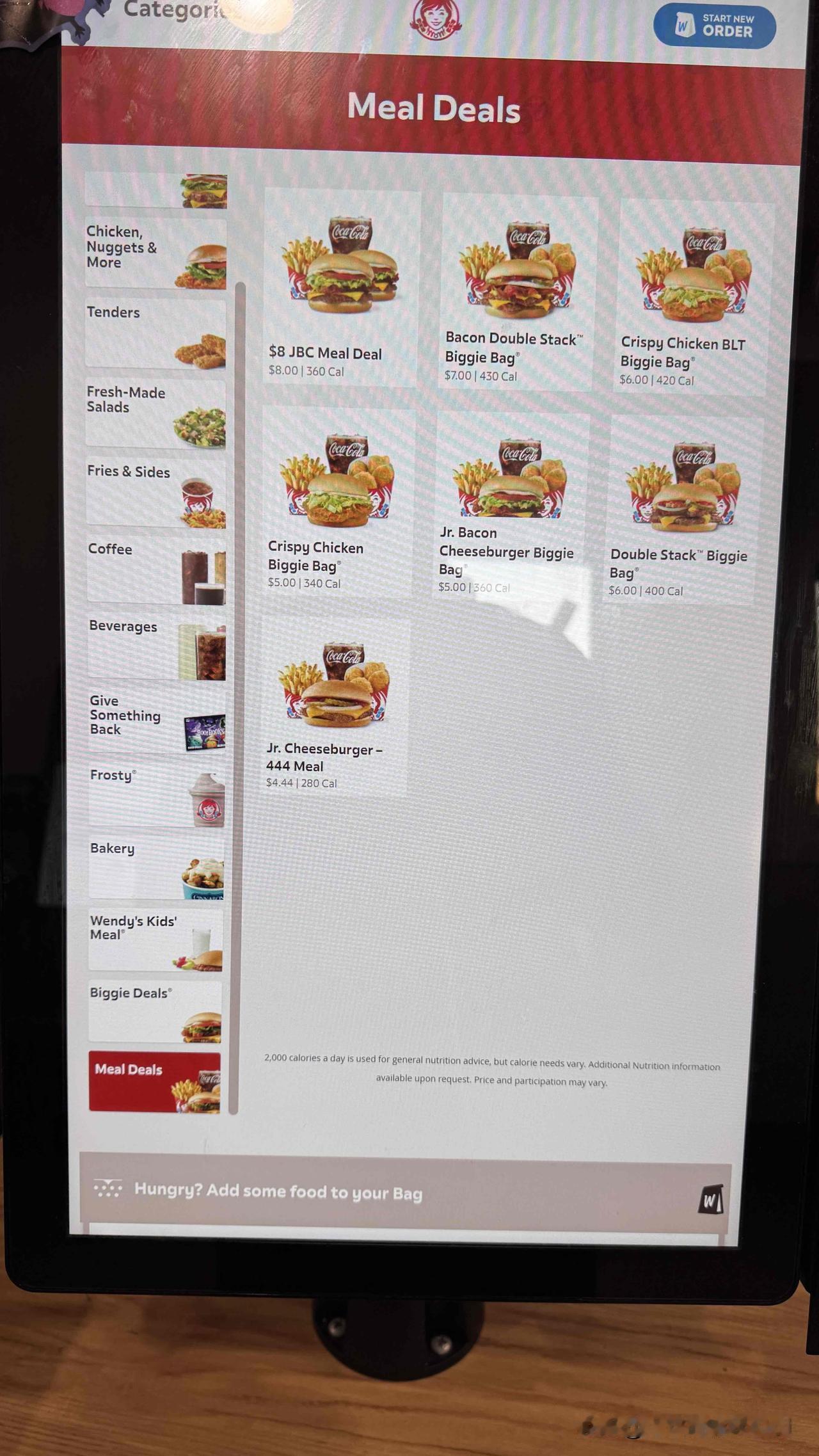 Wendy's算是美国相对便宜的快餐了，税前5美元的双层牛肉堡套餐（汉堡尺寸略小