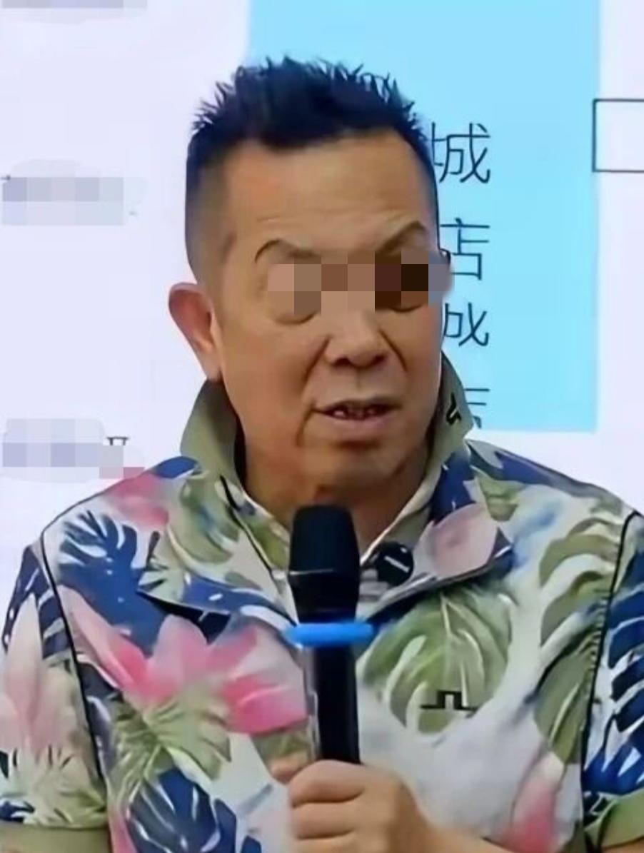 近日，贾总与罗永浩分别发文，对西贝关闭102家门店，等事宜做出回应。贾总发文