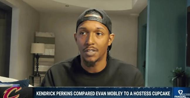 哈登尴尬了！ 近日，前NBA球员路威在一档播客节目里，直接点破了哈登一直以来