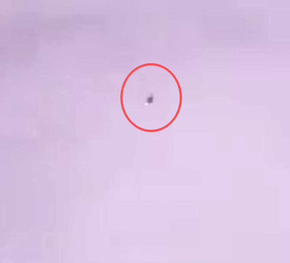 视频不是太清晰，据说是黎巴嫩真主党，击落了一架以色列的F-16。注意，不是击