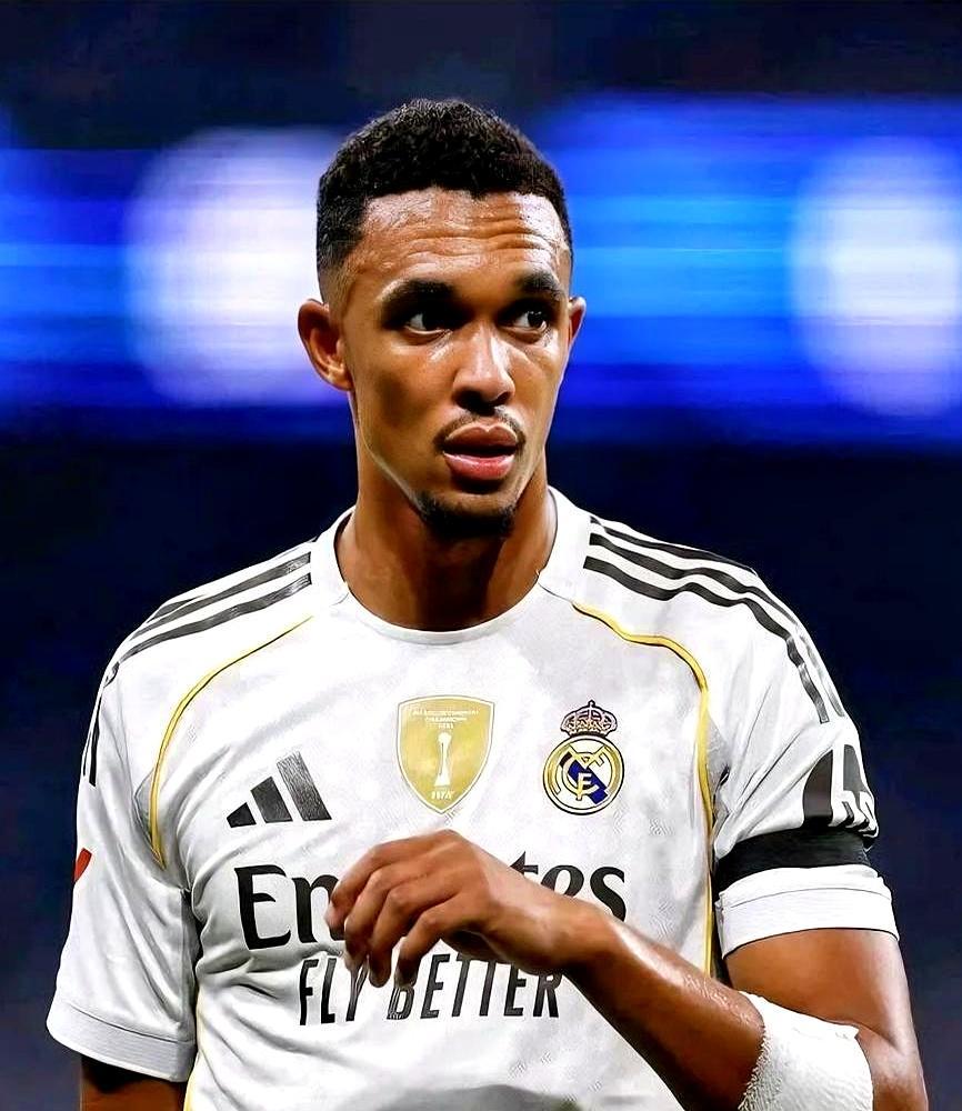 阿诺德免签去皇马，本想当大腿，结果板凳坐穿。卡瓦哈尔伤好即满血，巴斯克斯也能顶，